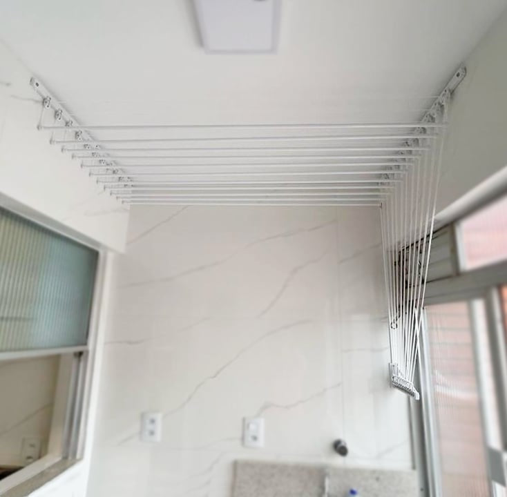 Varal Individual de Parede a Parede Comando com Suporte L