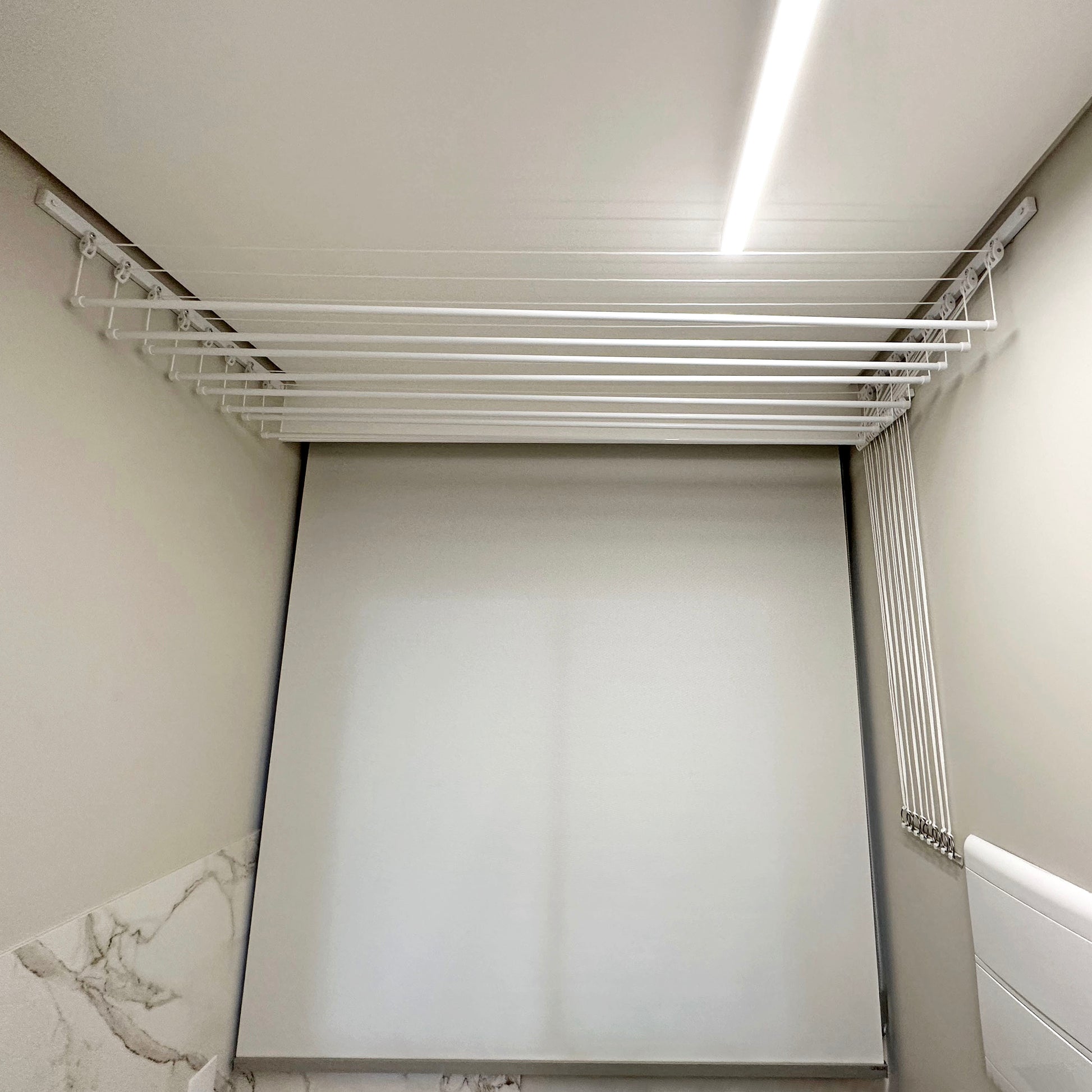 Varal Individual de Parede a Parede com Jogo de Roldanas