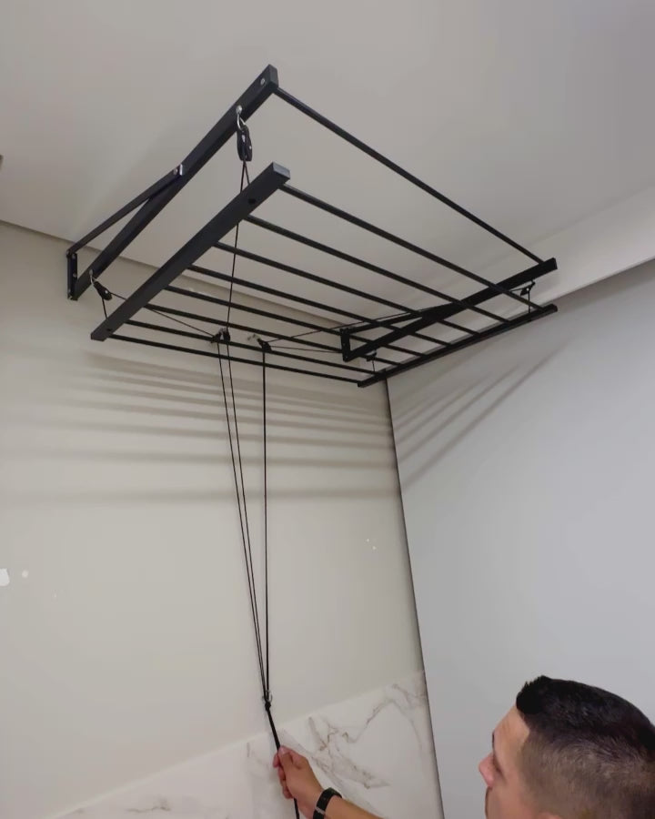 Varal Tradicional de Parede Preto