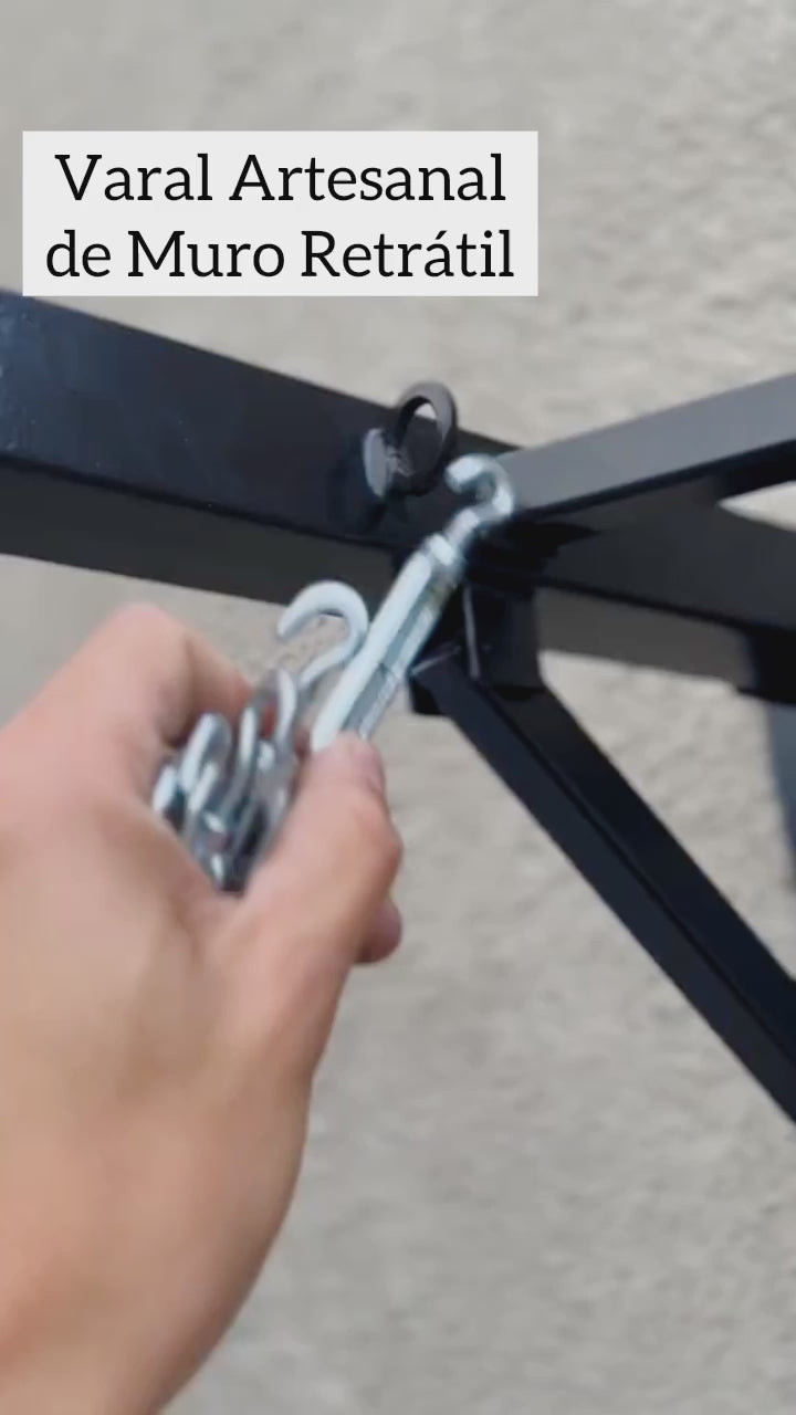 Varal Artesanal de Muro Retrátil Preto em Inox