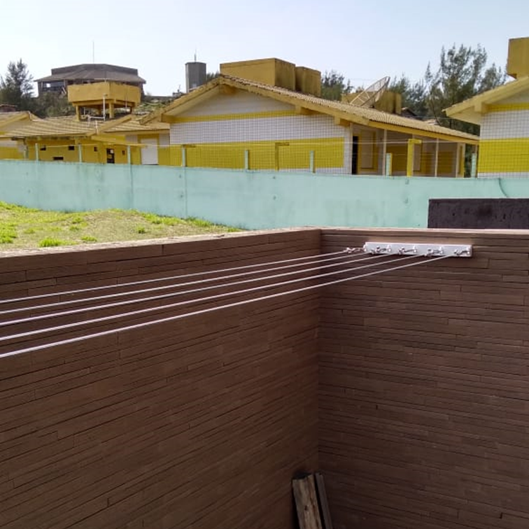 Varal Artesanal de Muro Parede a Parede Fixo de Ferro