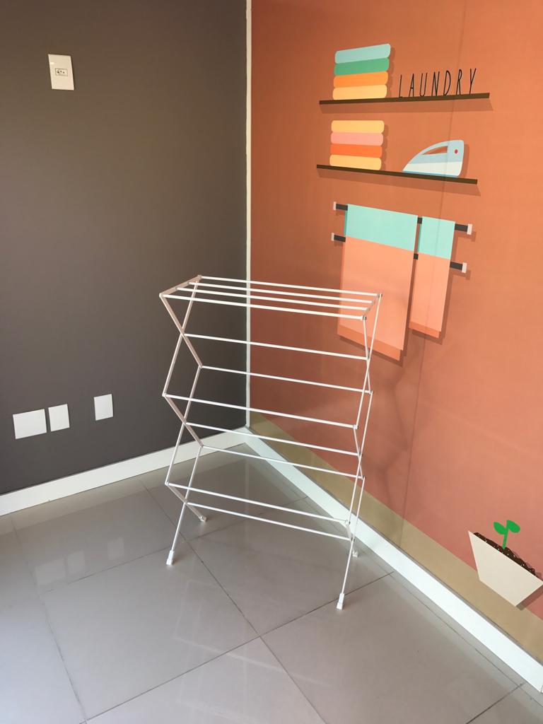 Varal Sanfonado de Chão Vertical