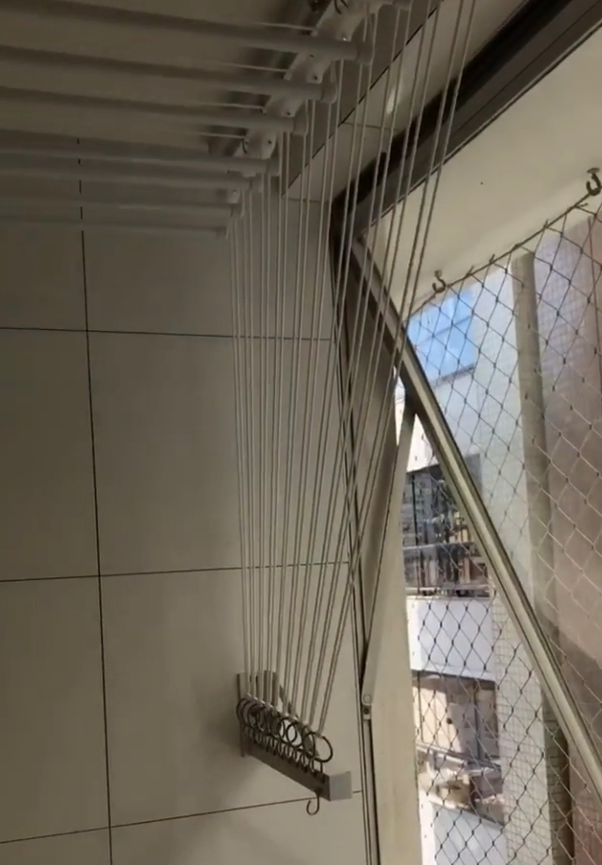 Comando com Suporte L para Varal Individual