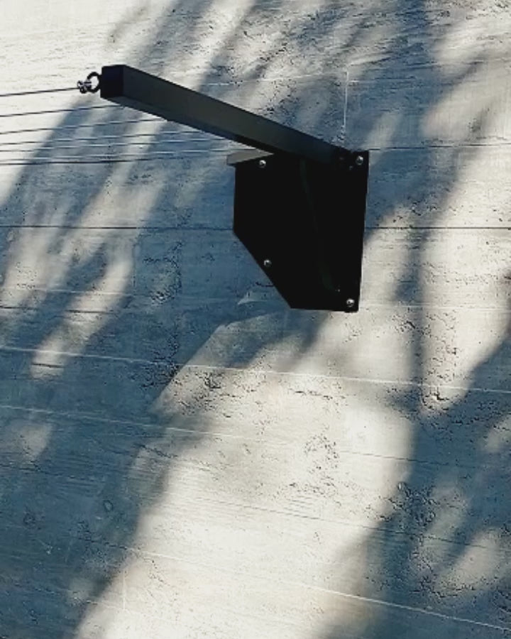 Varal Artesanal de Muro Retrátil Preto