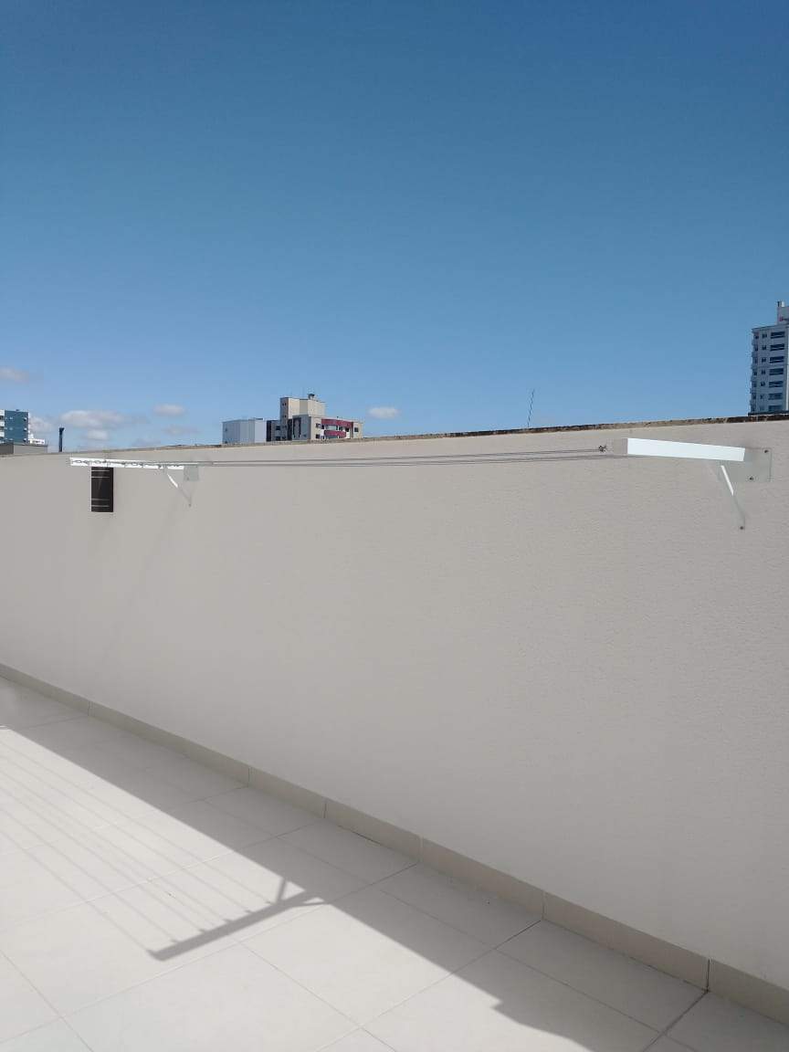 Varal Artesanal de Muro Fixo Branco