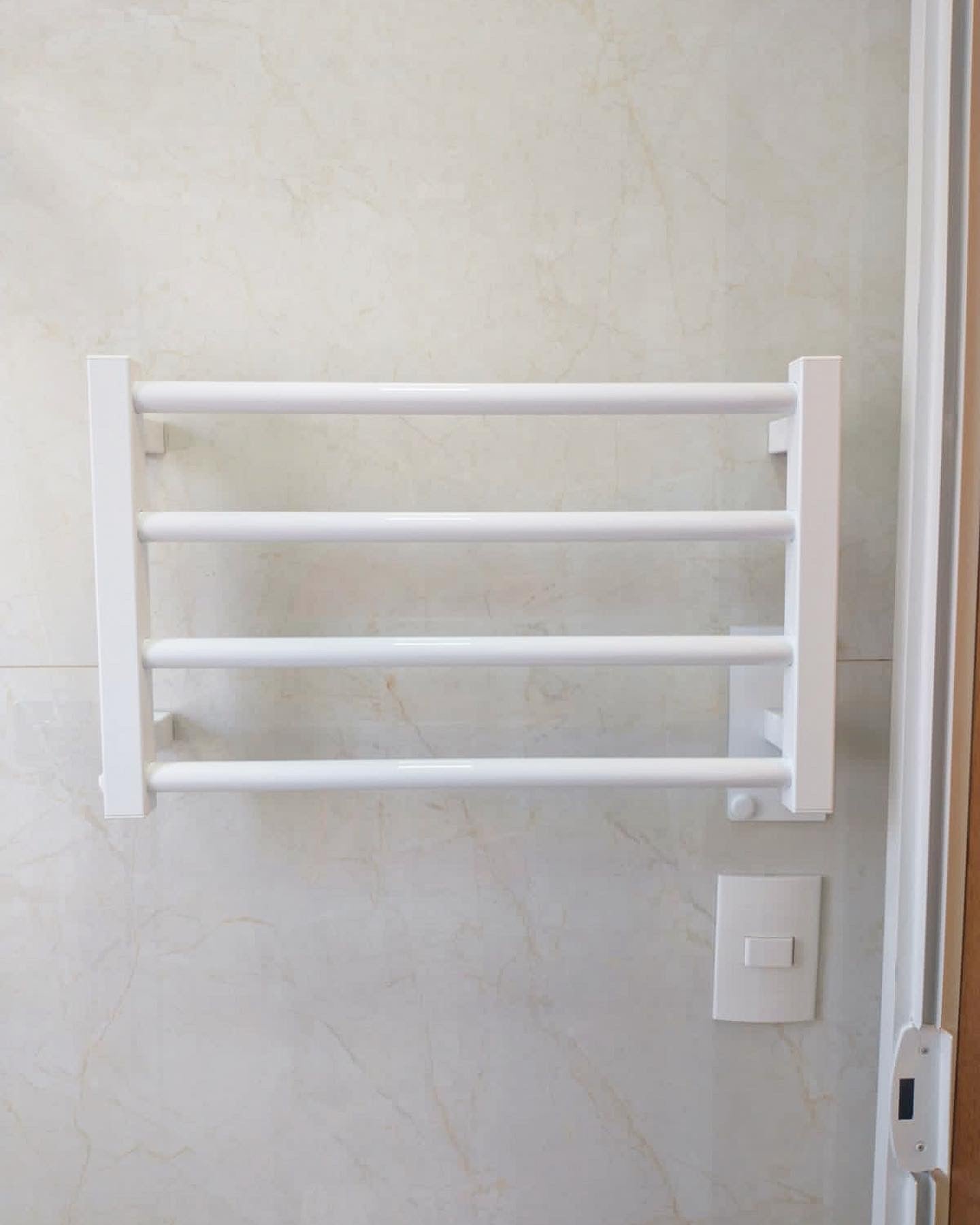 Toalheiro Térmico Mezcla Clean Branco Thermo