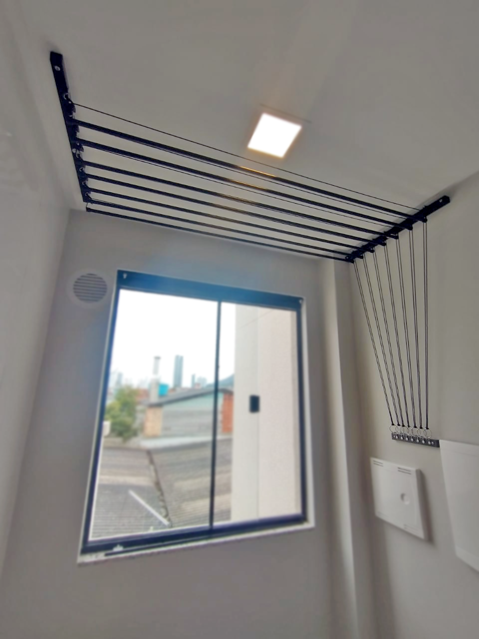 Varal Individual de Teto Preto