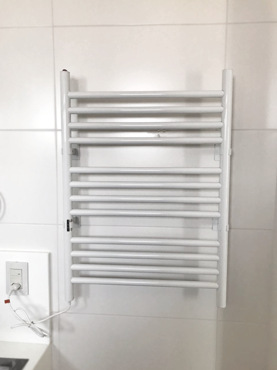 Toalheiro Térmico Esatto Branco Seccare