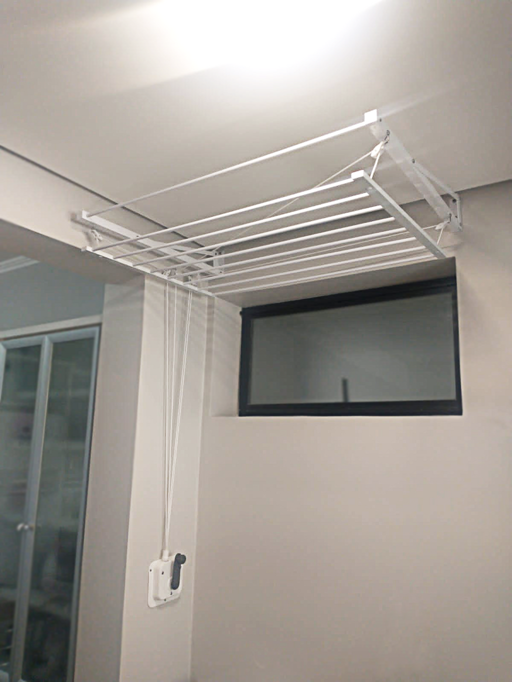 Varal Tradicional de Parede com Manivela