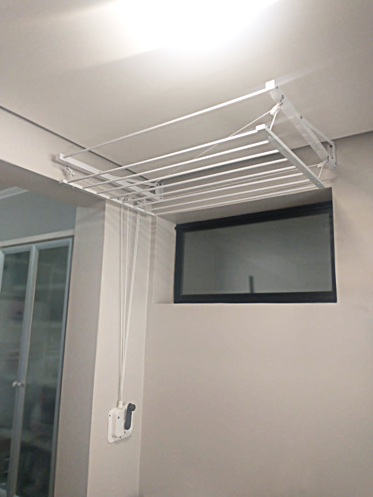 Varal Tradicional de Parede com Manivela