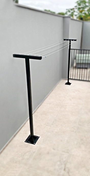 Varal Artesanal de Chão Fixo em T